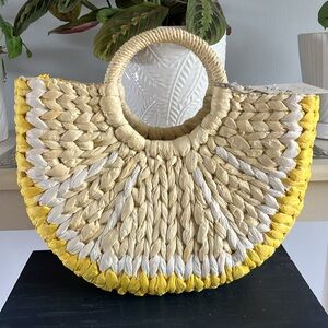 NWT Woven Lemon Basket Handbag 🍋